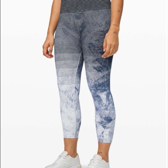 Lululemon Ebb to Train Tights - Picture 1 of 10